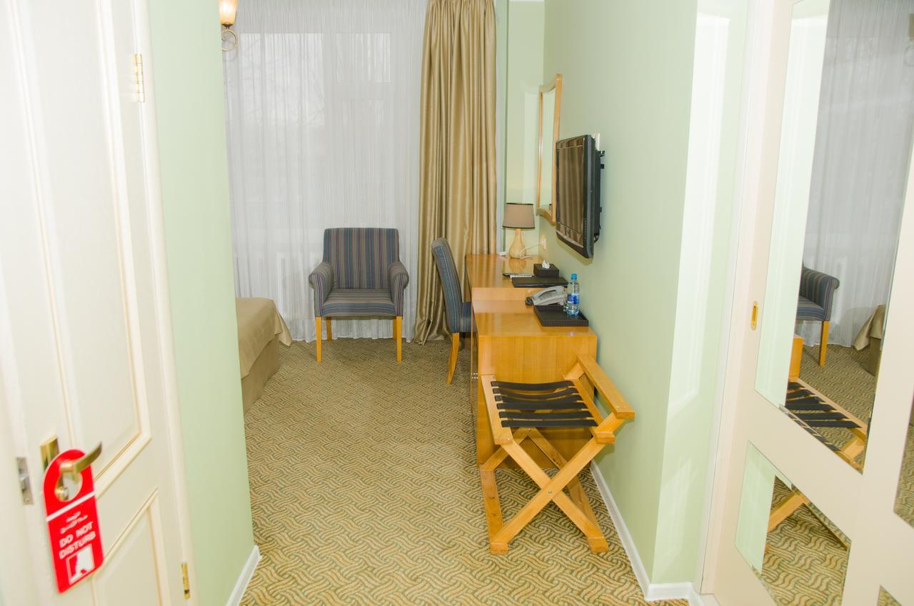 Prestige Hotel Astana Eksteriør billede